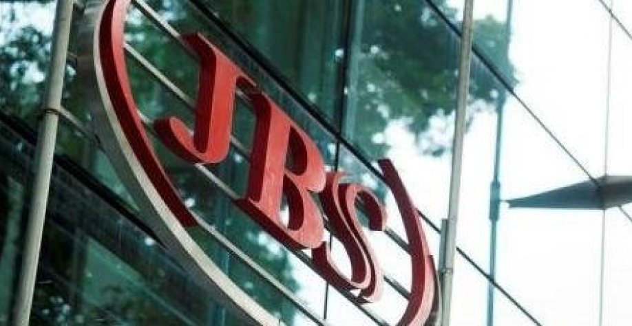 Câmbio e derivativos levam JBS a prejuízo de R$ 345 mi no 4º tri