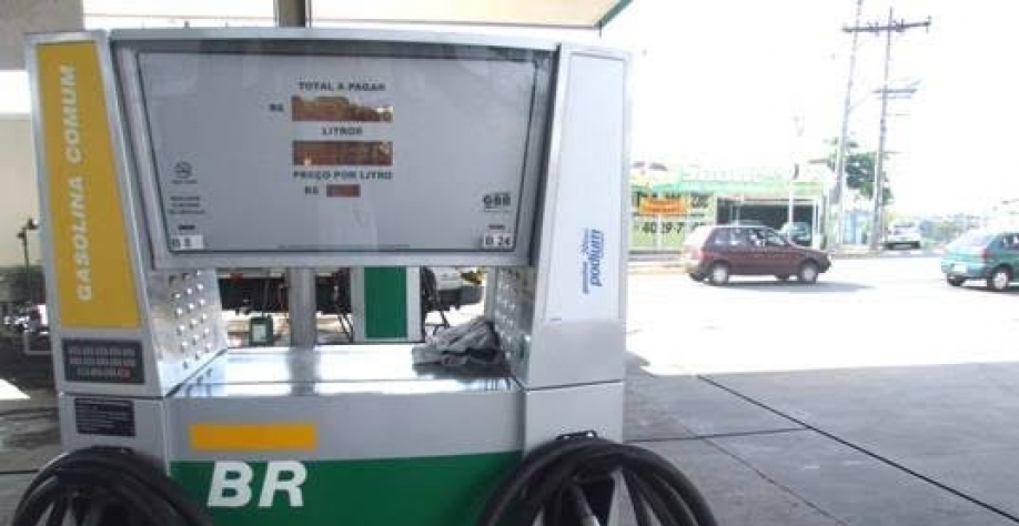 Gasolina sobe em 13 Estados e no DF; preço tem queda de 0,21% na média 