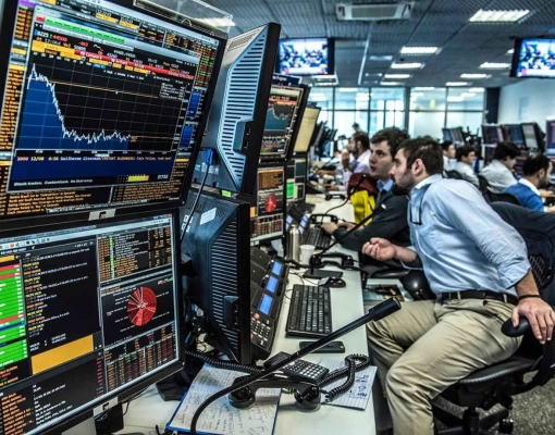 Ibovespa renova máximas e encosta em 94,5 mil pts com Previdência no radar 