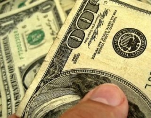 Dólar avança mais de 1% ante real acompanhando exterior 