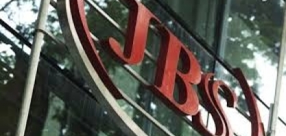 JBS prepara um banquete no maior silêncio