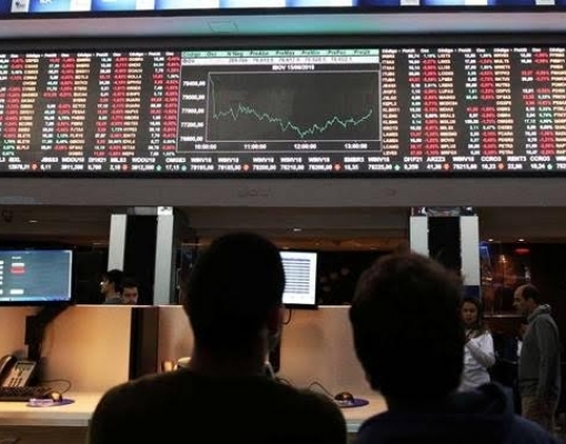 Ibovespa avança e encerra semana no azul com forte alta de bancos