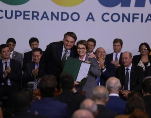 Presidente assina decreto que simplifica plantio de cana-de-açúcar