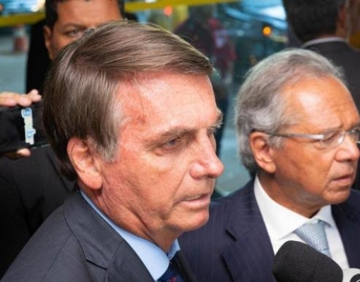 Bolsonaro anuncia novo salário mínimo de R$1.045