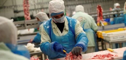 Como a Covid varreu instalações da JBS, maior produtora de carne do mundo