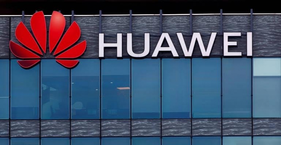 Ala ideológica prepara decreto contra Huawei e empresa deve ir ao Supremo