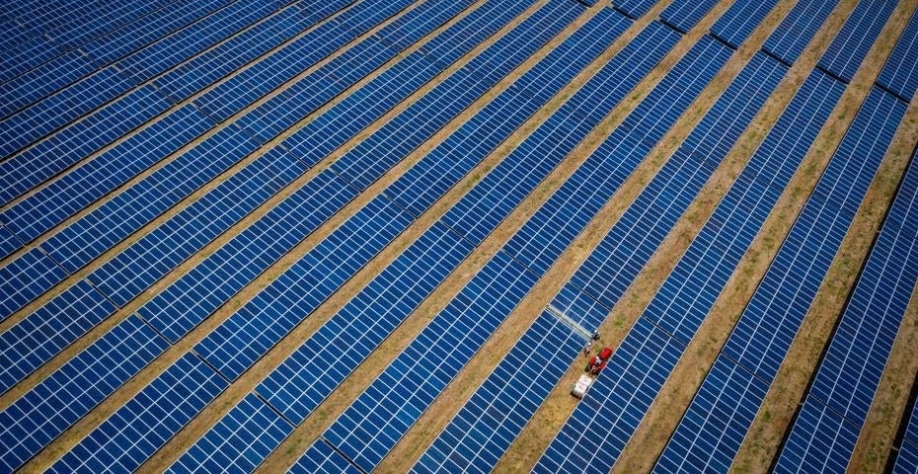 Legenda: A geração de energia por meio de painéis fotovoltaicos deixou para trás todas as demais fontes e assumiu a ponta no leilão do governo. Foto Estadão