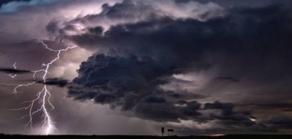 Frente fria provoca chuva intensa com ventos na região Sul, em MS e SP