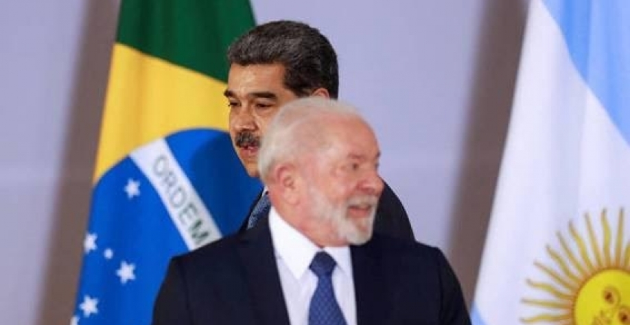 O ditador da Venezuela, Nicolás Maduro, e o presidente Lula durante encontro nesta segunda-feira (30) -  foto Ueslei Marcelino - 30.mai.2023-Reuters