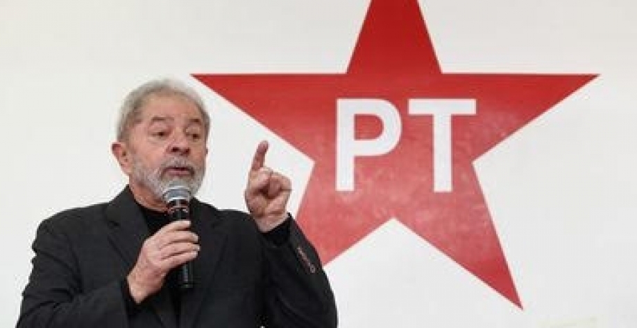 Presidente Lula tem ido contra alas do PT para abrigar o Centrão no governo.  Foto Marcio Fernandes de Oliveira Estadão