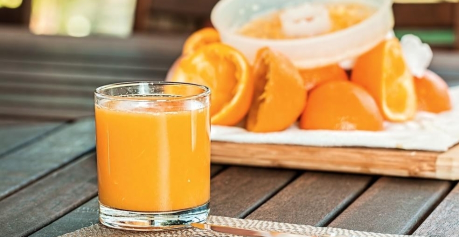 Estoque de suco de laranja no mundo aumenta, mas é o 2º menor em 13 anos