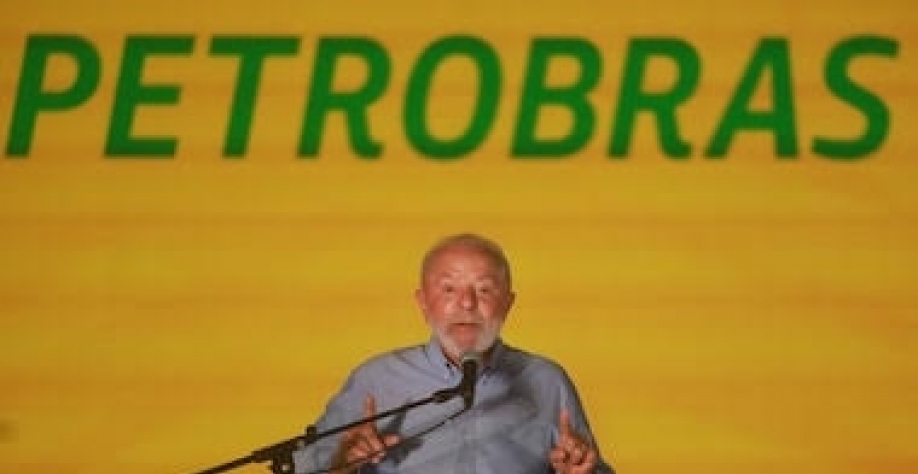 Lula provocou a destruição inédita do valor de Petrobras e Vale