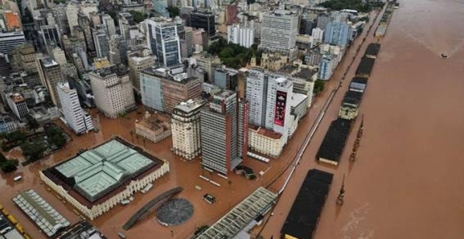 RS: Dez indústrias de carnes sofrem com enchentes; abastecimento ameaçado